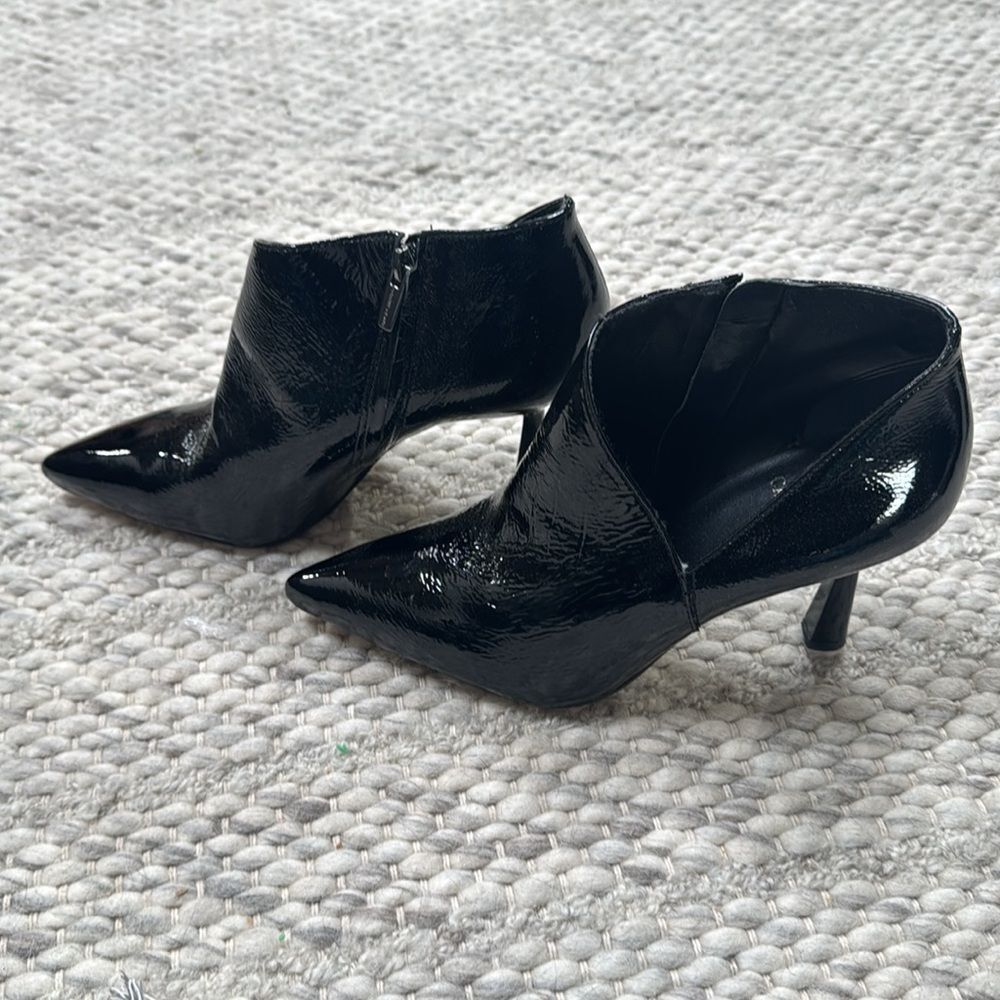 Vince Camuto Tannido Ankle Booties Black Patent Leather Heels 8.5